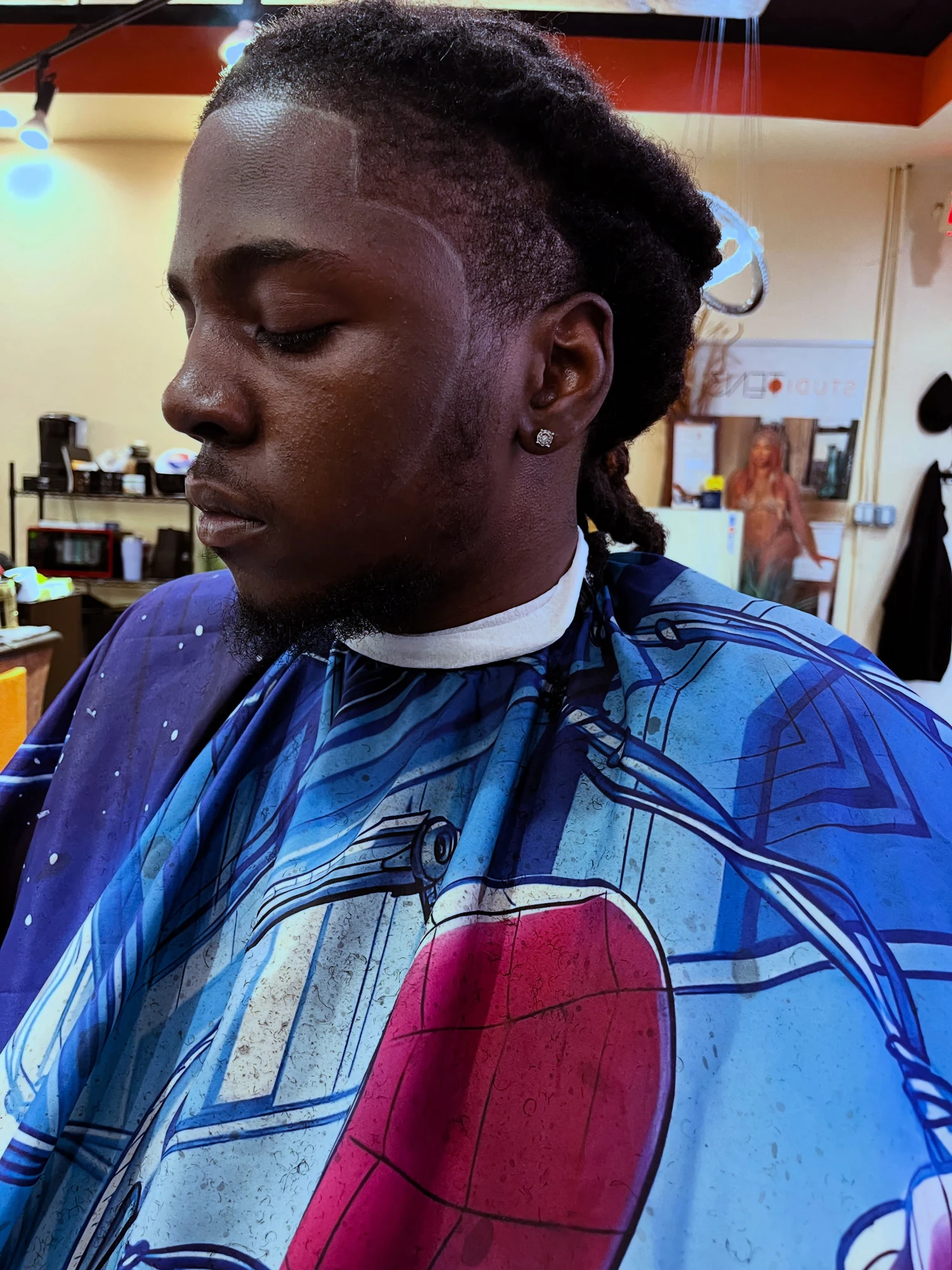 Line-up + temple taper: same cut, opposite profile